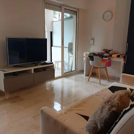 Apartment Bagatelle 3etoiles Rez De Jardin Axelle Locappart Mandelieu-la-Napoule